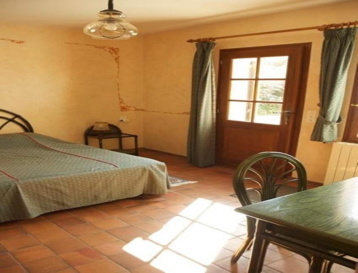 Chambres D'Hotes Les Pierries Vezannes Номер фото